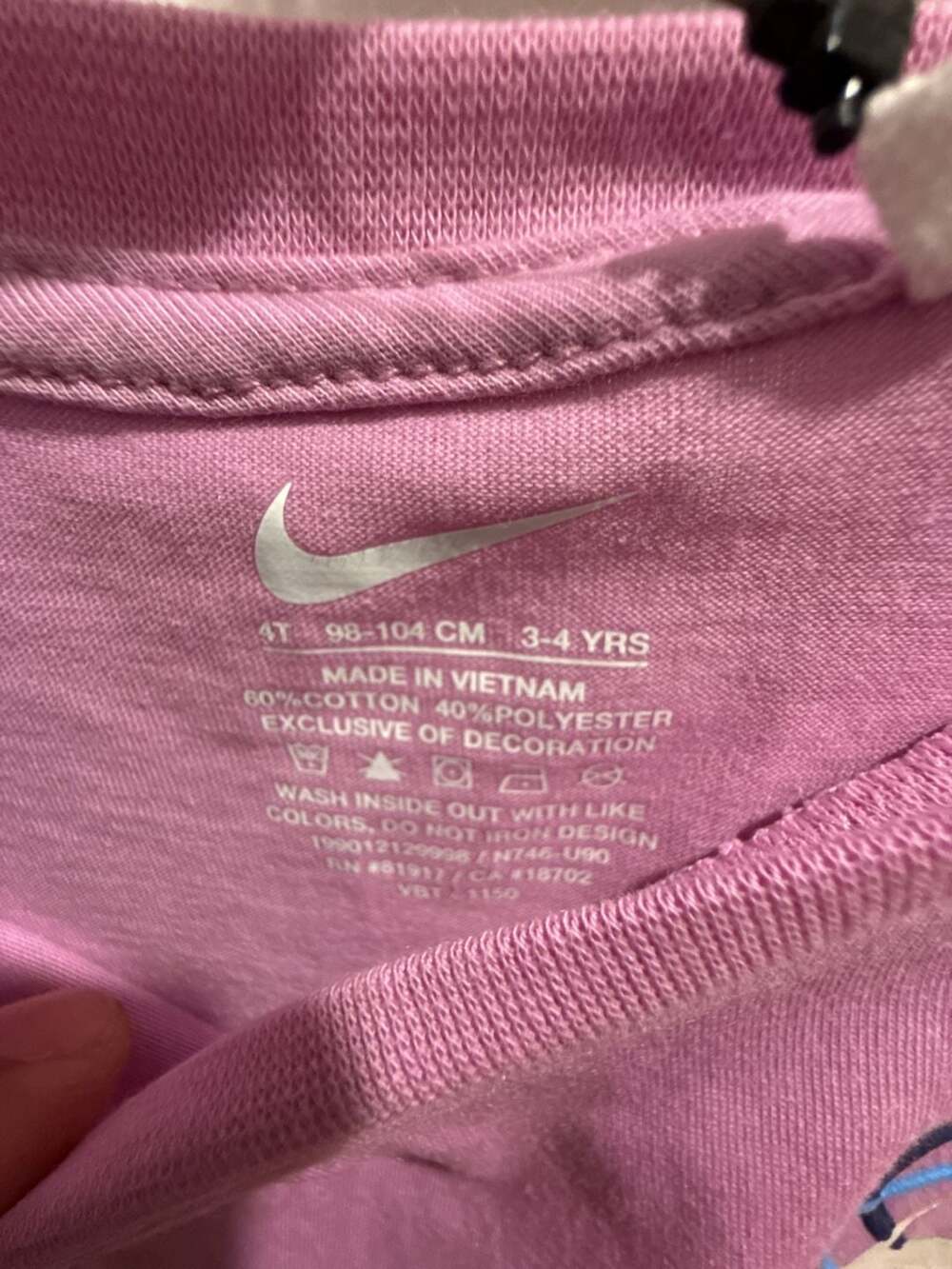 Nike Girls 2-Piece Short Sleeve Cherry Tee and shorts with blemish - Picture 4 of 6